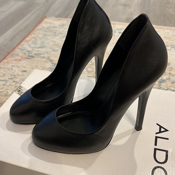 All Black ALDO Heels - Picture 10 of 12